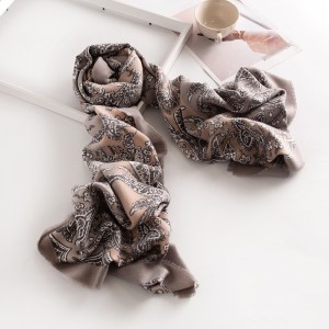 Ethnic style color matching scarf for women's artistic and retro printed imitation cashmere shawl scarf