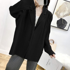 Autumn and winter new products with loose temperament, oversized long sleeved pleated suit jacket for women